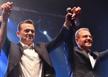 Lider Özyiğit, depremzede öğrenciler için “Islak Islak” müziğini seslendirdi