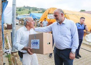 Lider Sandıkçı’dan Hijyen Paketi