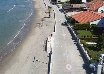 Menderes Belediyesi tarafından Özdere 14 Meskenler Kıyı Yolu yapılan çalışma ile yenilendi