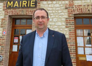 Otizmli oğlu hiçbir okula alınmadı: Fransız Belediye Lideri, açlık grevine başladı