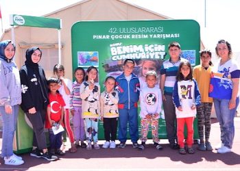 Pınar Çocuk Fotoğraf Atölyesi, zelzele bölgesindeki çocuklarla bir ortaya geliyor