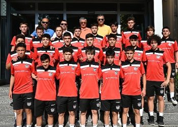 Şampiyonluk pastasını birlikte kestiler