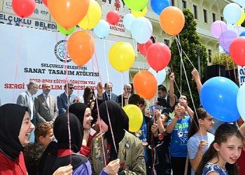 Selçuklu Sanat Tasarım Atölyesi, eğitim devrini atölyelerde eğitim alan çocukların el hünerlerinden oluşan harika bir stant ile sonlandırdı