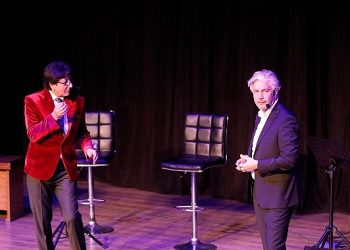 Süheyl ve Behzat Uygur kardeşler Nevşehirlileri kahkahaya boğdu