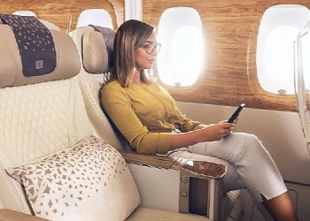 Tüm Emirates yolcuları artık uçuşları sırasında fiyatsız Wi-Fi kontağından yararlanabiliyorlar