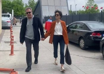 Ünlü çift boşandı: Adliyeye el ele geldiler