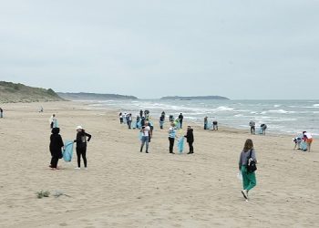 Uzunkum Kıyısı’nda ikinci kıyı paklığı yapıldı