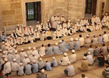 15 Temmuz şehitleri için sabah namazında buluştular