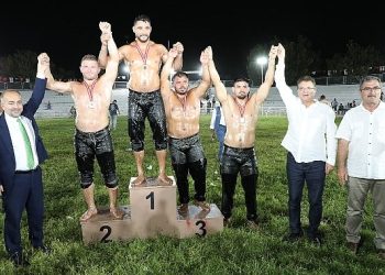 17. Edremit Şehit Hamdibey Güreşleri Yapıldı