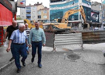 Ağır yağışları alanda karşılayan Lider Büyükakın, “Teyakkuz halindeyiz”