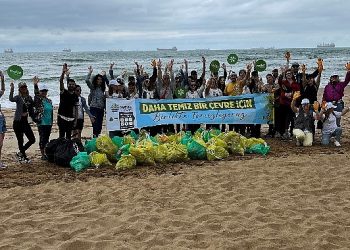 Aksigorta ve AgeSA Çalışanları, Yeşilist İş Birliği ile Kıyı Paklığı Yaptı