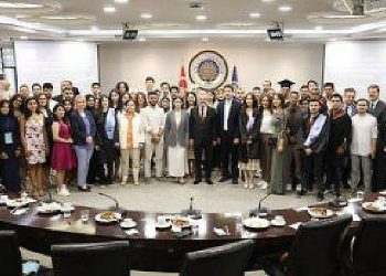 Ankara Üniversitesinde memleketler arası mezunlar için veda programı