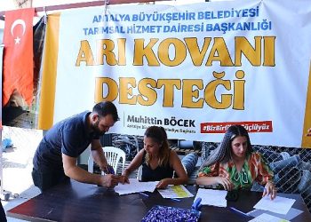 Antalya Büyükşehir’den üreticilere kovan takviyesi