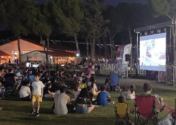 Aydın Büyükşehir Belediyesi Dokuma Park’ta her akşam farklı bir aktiflik düzenliyor