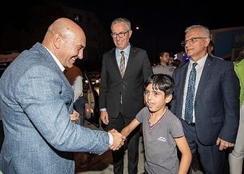 “Belediye liderleri asla hizmetten vazgeçmezler”