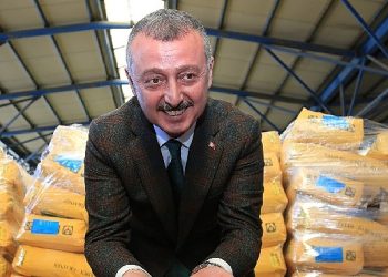 Büyükşehir’den tarlaları selden ziyan gören çiftçilere dayanak