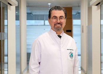 Daha beyaz ve orantılı dişler Hollywood gülüşü ile mümkün