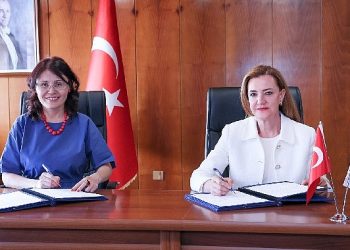 DEÜ’den milletlerarasılaşma yolunda iki değerli iş birliği  