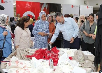 Gaye güçlü bayan, güçlü Bayraklı