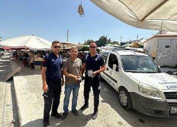 Gaziemir Belediyesi zabıtasından örnek davranış