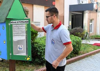 Geri Dönüşüm sokak kütüphanesi 