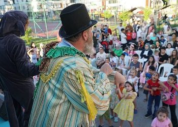 Gölcüklü çocuklar bi dunya eğlenceyi çok sevdi 