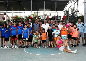 Grubunu kur alana çık 4 . Klâsik besketbol turnuvası sona erdi 