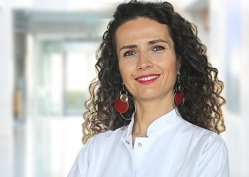 Günlerce süren diş tedavisi artık bir günde tamamlanabiliyor