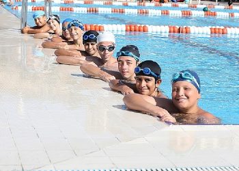 Haydi çocuklar, havuza…