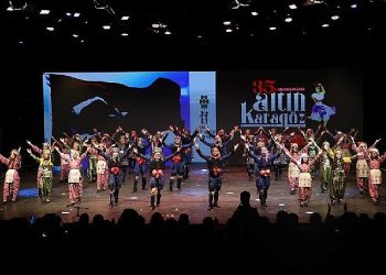 İnegöl Belediyesi Halk Dansları Takımı Bursa Şenliğine Renk Kattı