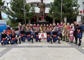 İnegöl Belediyesi Halk Dansları Topluluğu Akçaabat Şenliğine Renk Kattı