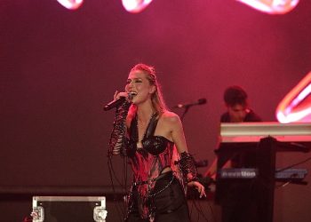 İstanbul Şenliği’nin Coşkulu İkinci Gününde Skapova, Yedinci Konut, Mavi ve Güneş Sahne Aldı