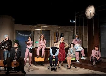 İzmir Kent Tiyatroları dönemi kapalı gişe tamamladı