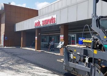 Kandıra Devlet Hastanesi acil girişi ve çıkışı asfaltlandı