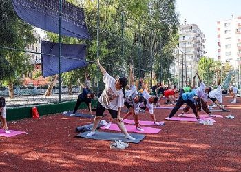 Karşıyaka’da açık havada spor keyfi başladı