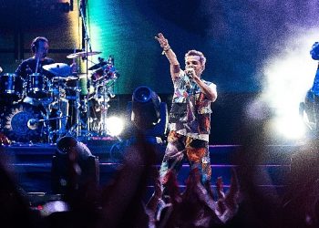 Kenan Doğulu binlerce hayranı ile Ankara’da buluştu