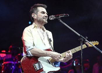 Kenan Doğulu Caresse Bodrum’da Yine Sevenleriyle Buluştu