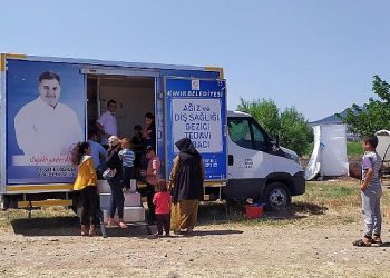 Kınık’ta gezici diş sıhhati aracında tarım personellerine sıhhat taraması