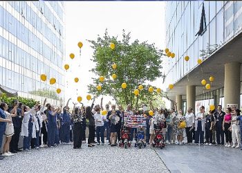 Koç Üniversitesi Hastanesi Çocukluk Çağı Kanserleri Farkındalığı için Jim Clarahan’ı Ağırladı