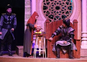 Konya Kent Tiyatrosu, “Nizamülmülk” Oyununu 15 Temmuz’a Özel Sahneledi