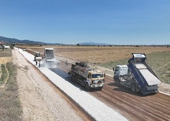 Korkuteli Akyar küme yolu asfaltlanıyor