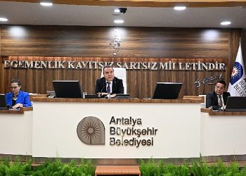 Lider Böcek Meclis’e ulaşımla ilgili bilgi verdi