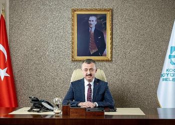 Lider Büyükakın, Büyükşehir’de çalışan emekçileri enflasyona ezdirmedi