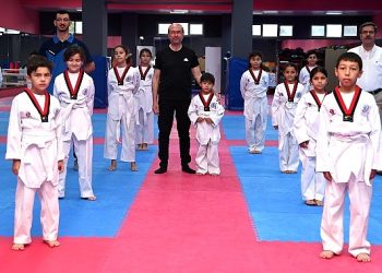 Lider Pekyatırmacı’dan Yaz Spor Okulları öğrencilerine ziyaret