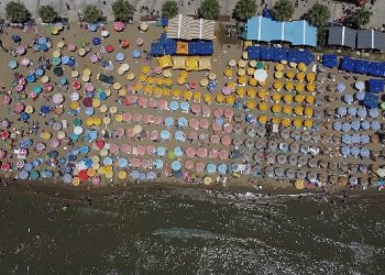 Menderes Milyonları Ağırladı