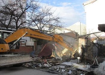 Metruk binalar tehlike olmaktan çıkıyor