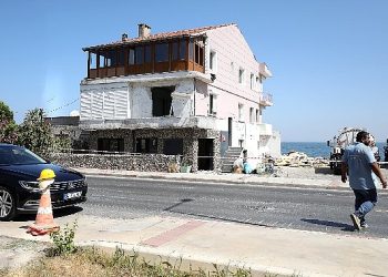 Narlıdere’de imara alışılmamış yapılarla gayret sürüyor