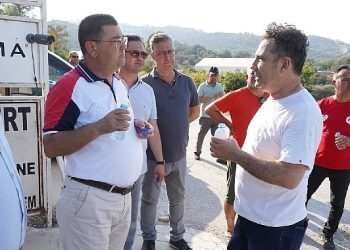 Sanatçı Ferhat Göçer yangın bölgesinde