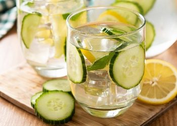 Su içmenizi kolaylaştıracak 3 aromalı su önerisi