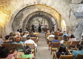 Tarihi Yerde Büyüleyen Konser